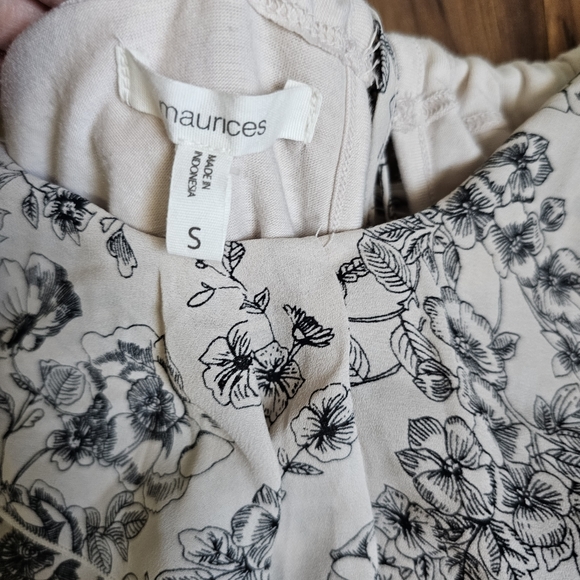 Maurices Spaghetti Strap floral Tank Top Cream size small - Picture 2 of 4